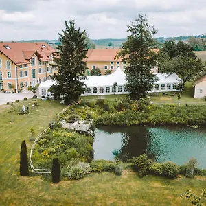 https://landgut-zur-muhle.com-bavaria.com